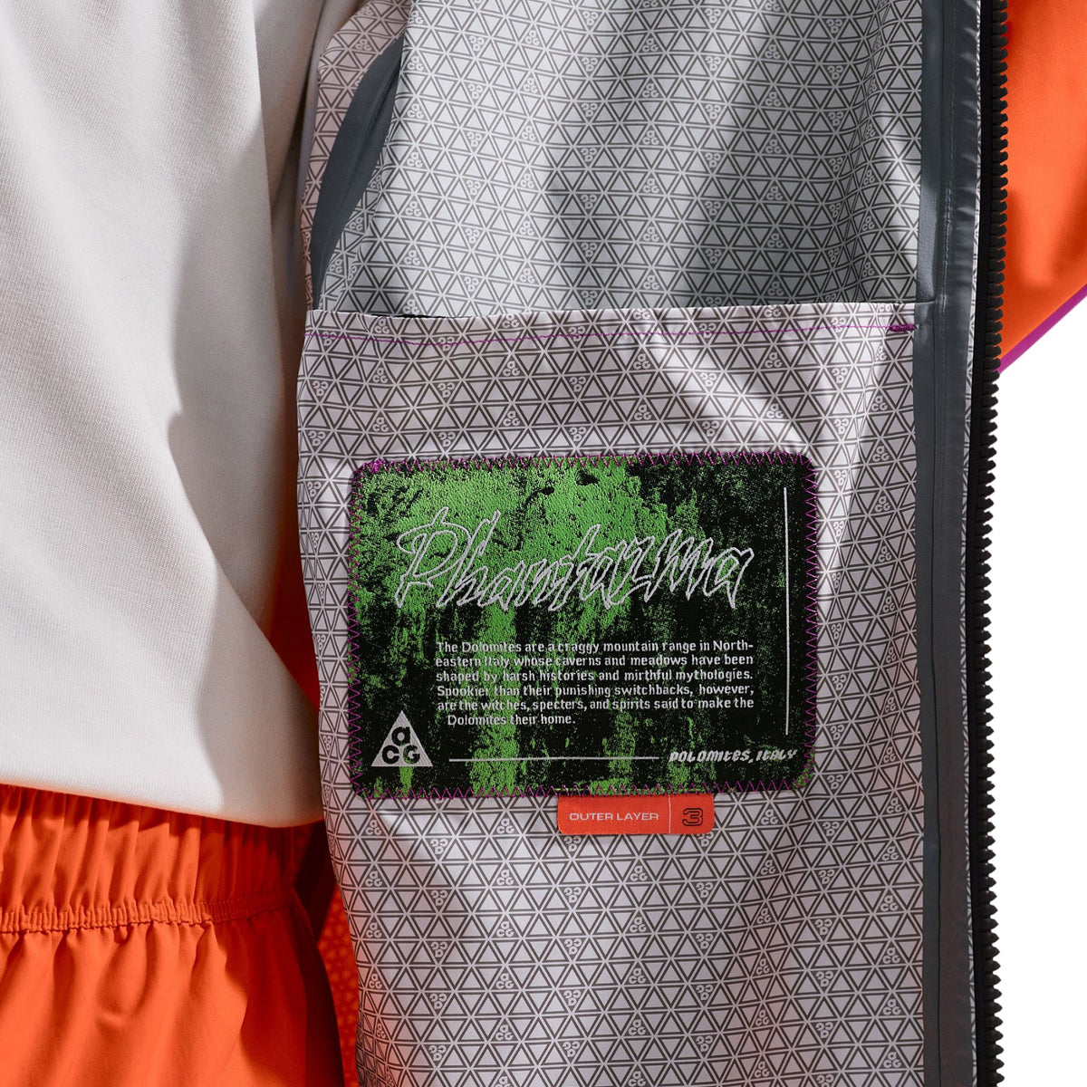Nike ACG "Phantazma" Jacket (Vivid Purple/Black/Summit White)